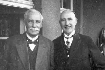 Vater Oskar mit Sohn Heinrich